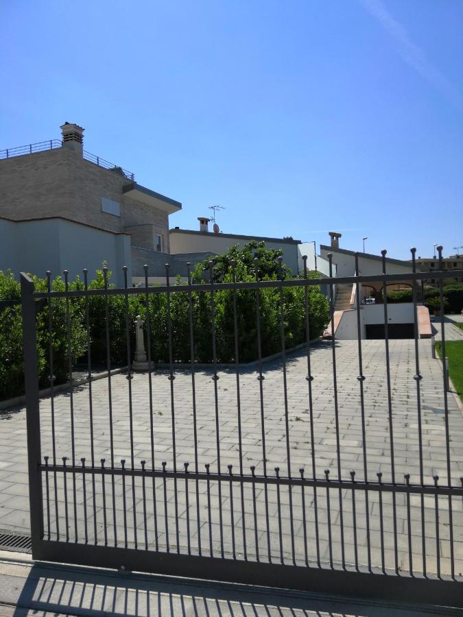 Casa Mari Bed & Breakfast Принчипина Тера Екстериор снимка